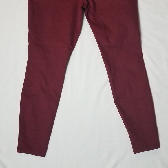Lane Bryant Sz. 14 L 28 in. Cranberry Denim Crop - Picture 7 of 7